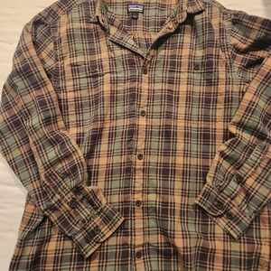 Men's Patagonia Long Sleeve Button-Down 100% Organic Cotton - Large